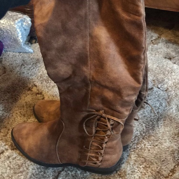 Boots - Picture 7 of 8